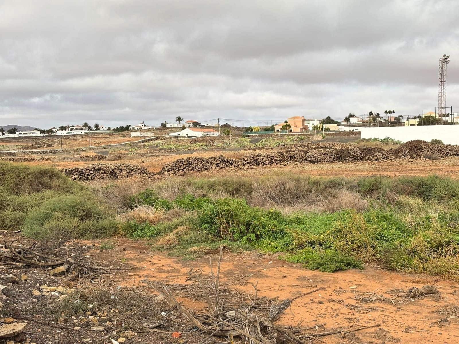 Grunde uden byggetilladelser til salg i Villaverde - € 1.500.000 (Ref: 9788055)