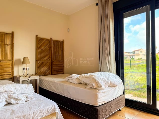 2 makuuhuone Paritalo vuokrattavana paikassa Lajares, La Oliva mukana uima-altaan - 1 125 € (Ref: 9790734)