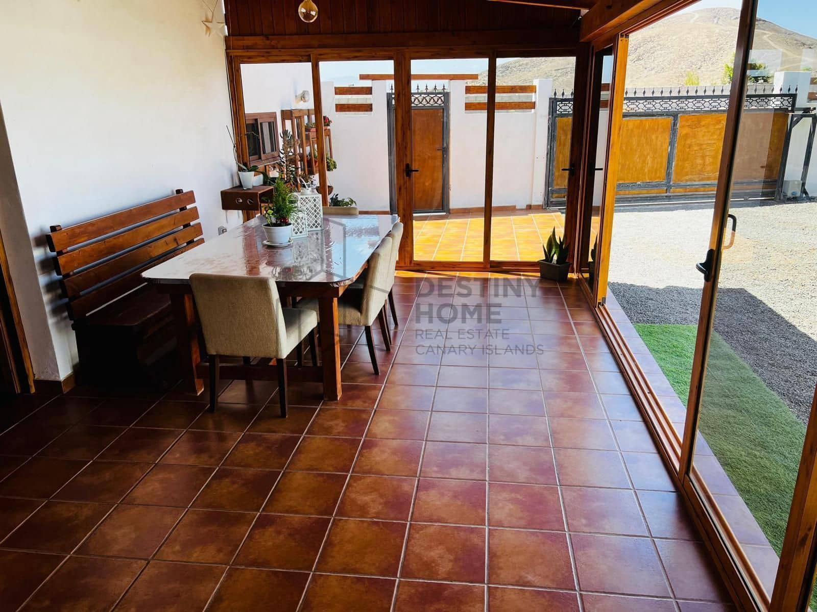 2 sovrum Villa till salu i Tuineje med pool - 347 000 € (Ref: 9798890)