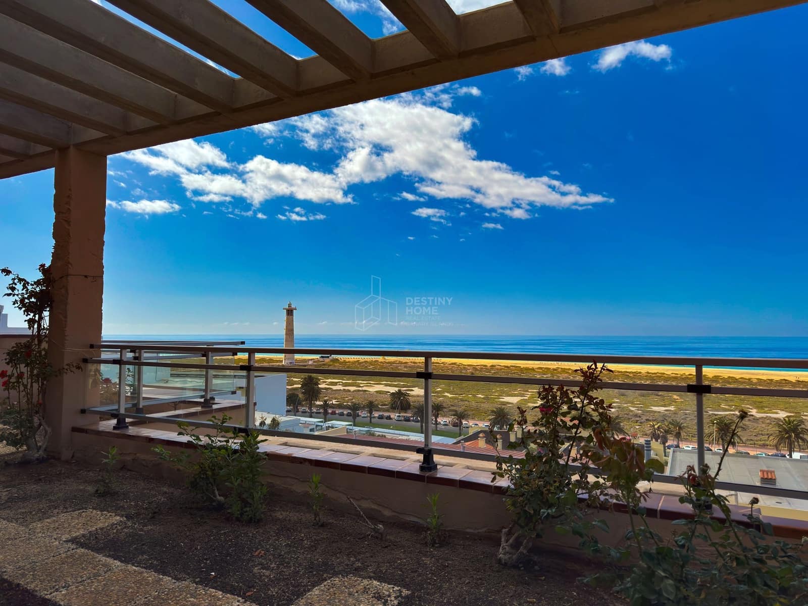 4 quarto Moradia para venda em Morro Jable com piscina garagem - 1 500 000 € (Ref: 9806183)