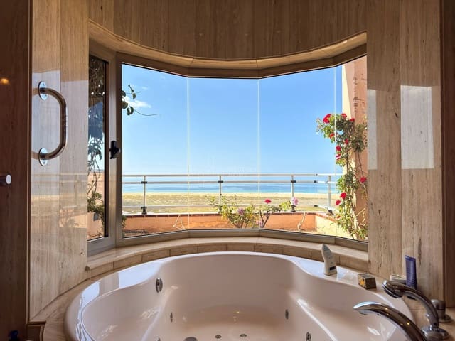 4 quarto Moradia para venda em Morro Jable, Pájara com piscina garagem - 1 500 000 € (Ref: 9806183)