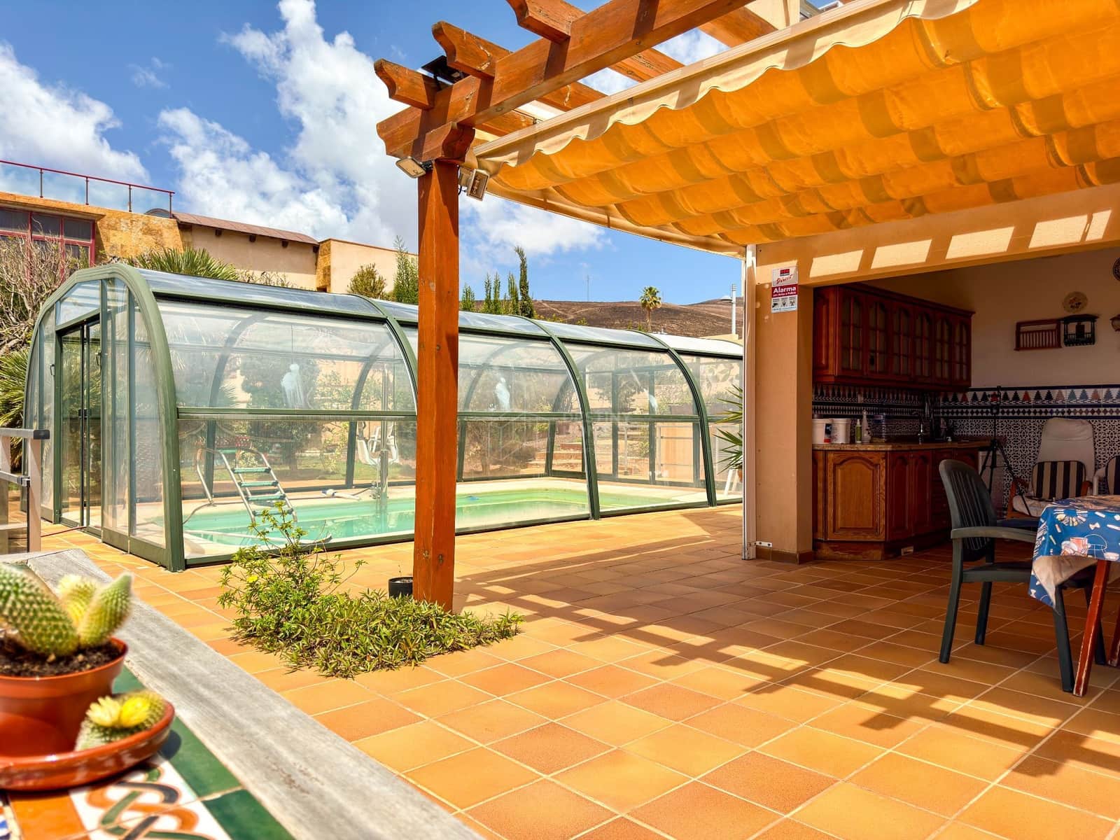 4 quarto Moradia para venda em Morro Jable com piscina garagem - 1 500 000 € (Ref: 9806183)