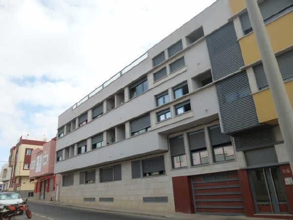 3 bedroom Flat for sale in Puerto del Rosario - € 145,000 (Ref: 9806184)