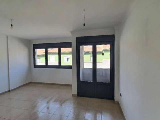 3 bedroom Flat for sale in Puerto del Rosario - € 145,000 (Ref: 9806184)