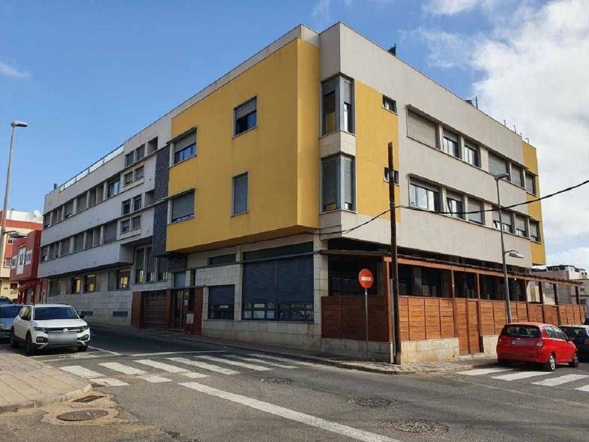 3 bedroom Flat for sale in Puerto del Rosario - € 145,000 (Ref: 9806184)