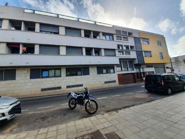 3 bedroom Flat for sale in Puerto del Rosario - € 145,000 (Ref: 9806184)