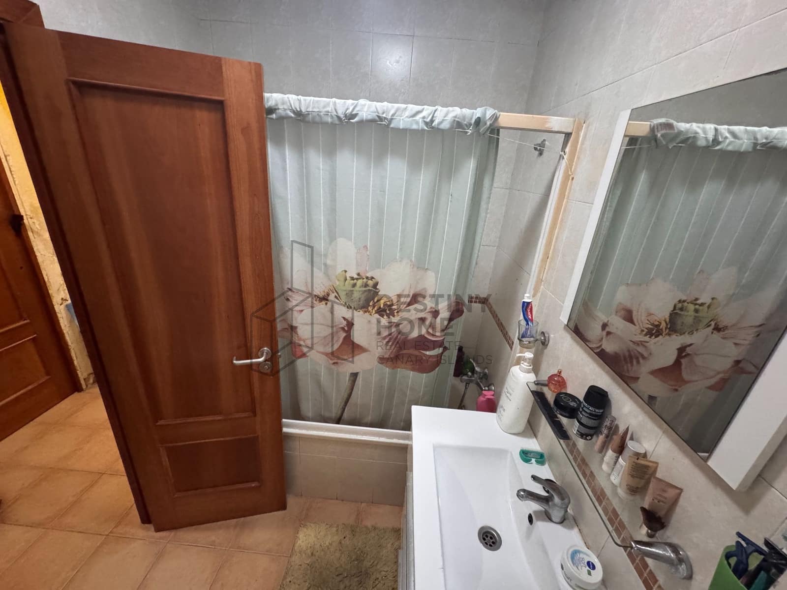 2 bedroom Semi-detached Villa for sale in Corralejo with garage - € 220,000 (Ref: 9811301)