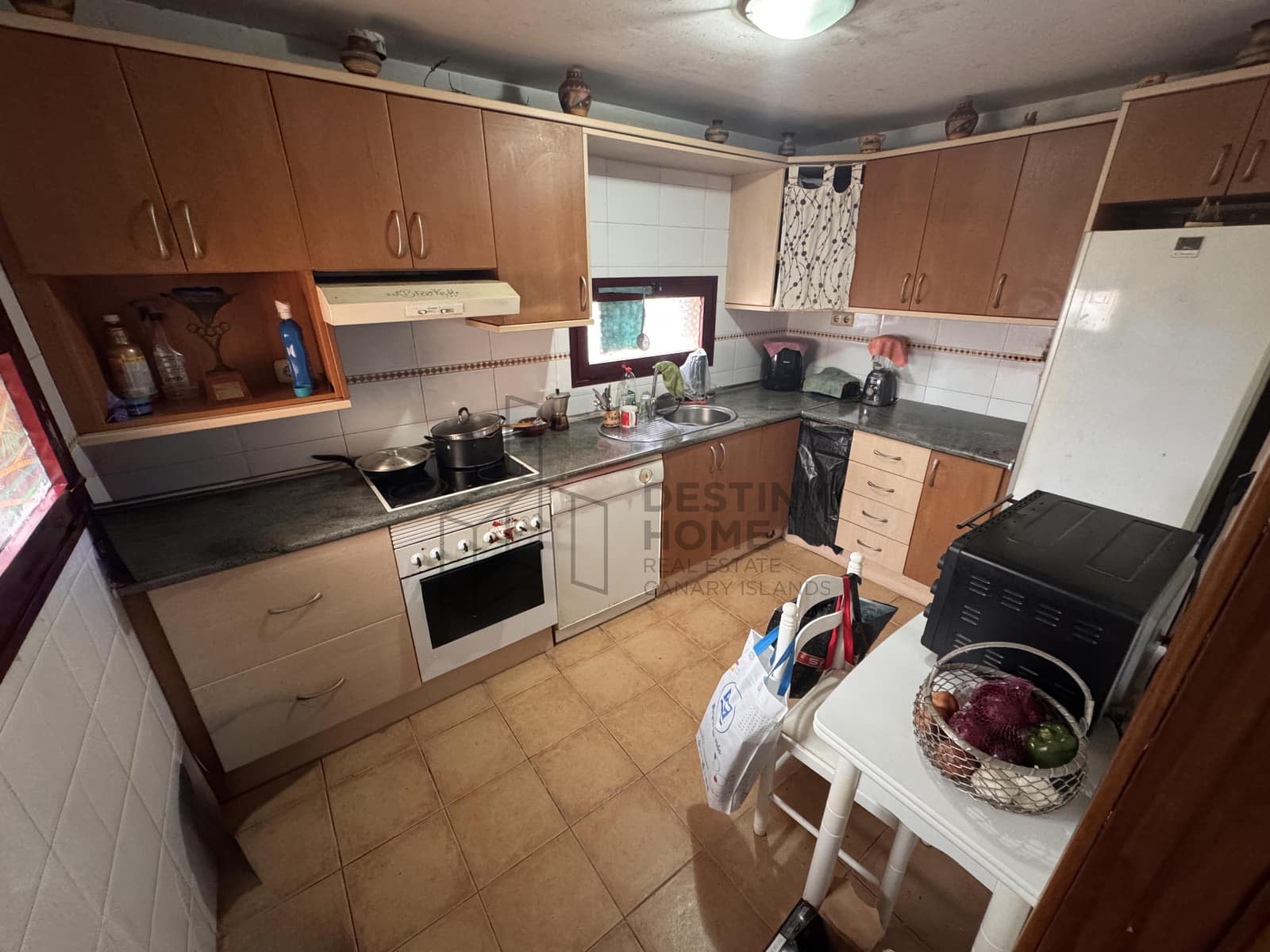 2 bedroom Semi-detached Villa for sale in Corralejo with garage - € 220,000 (Ref: 9811301)