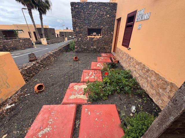 Pareado de 2 habitaciones en Corralejo, La Oliva en venta con garaje - 220.000 € (Ref: 9811301)