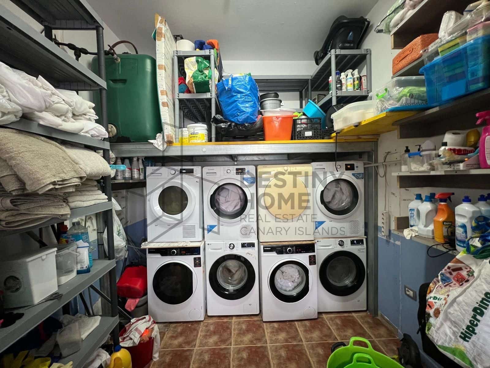 1 sovrum Kommersiell till salu i Corralejo - 150 000 € (Ref: 9817766)