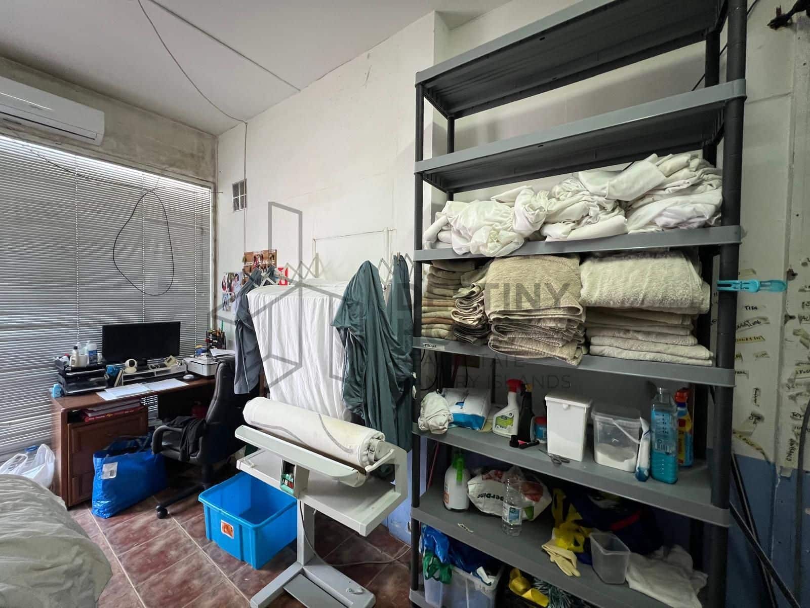1 sovrum Kommersiell till salu i Corralejo - 150 000 € (Ref: 9817766)
