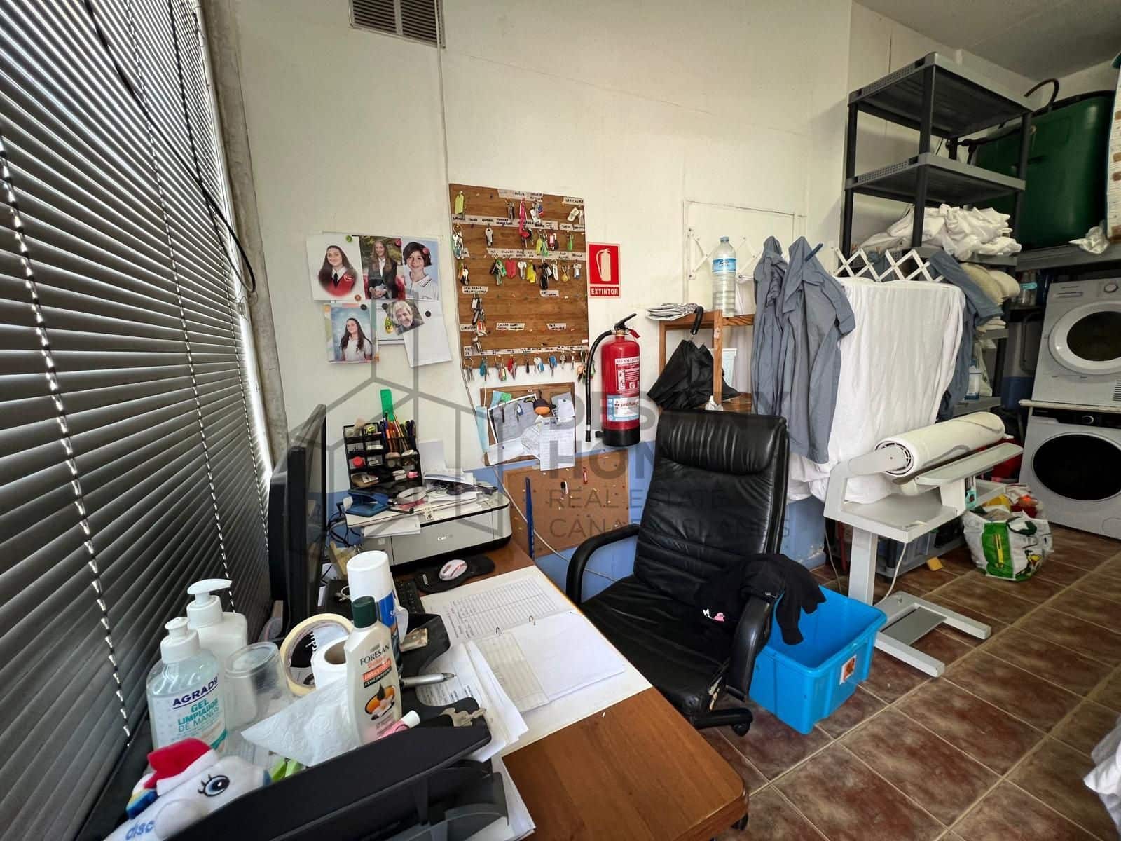 1 sovrum Kommersiell till salu i Corralejo - 150 000 € (Ref: 9817766)