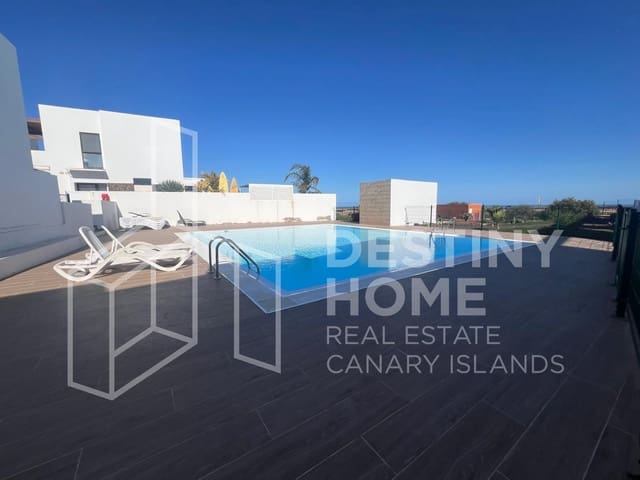 Casa de 2 habitaciones en Corralejo, La Oliva en venta con piscina garaje - 280.000 € (Ref: 9824629)