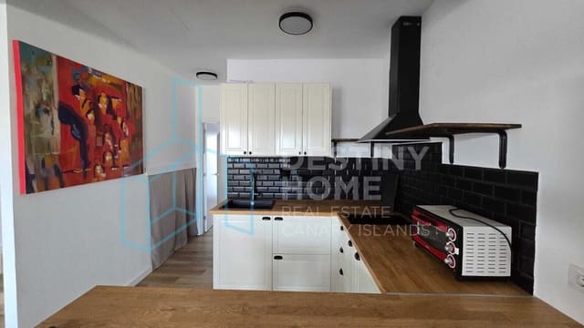 Casa de 2 habitaciones en Corralejo, La Oliva en venta con piscina garaje - 280.000 € (Ref: 9824629)