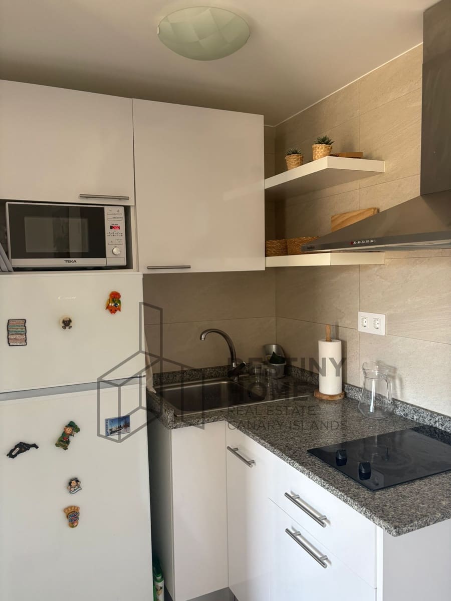 1 sovrum Lägenhet att hyra i Corralejo med pool - 1 200 € (Ref: 9830776)