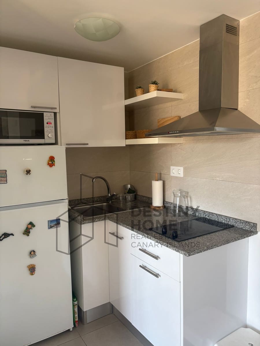 1 sovrum Lägenhet att hyra i Corralejo med pool - 1 200 € (Ref: 9830776)