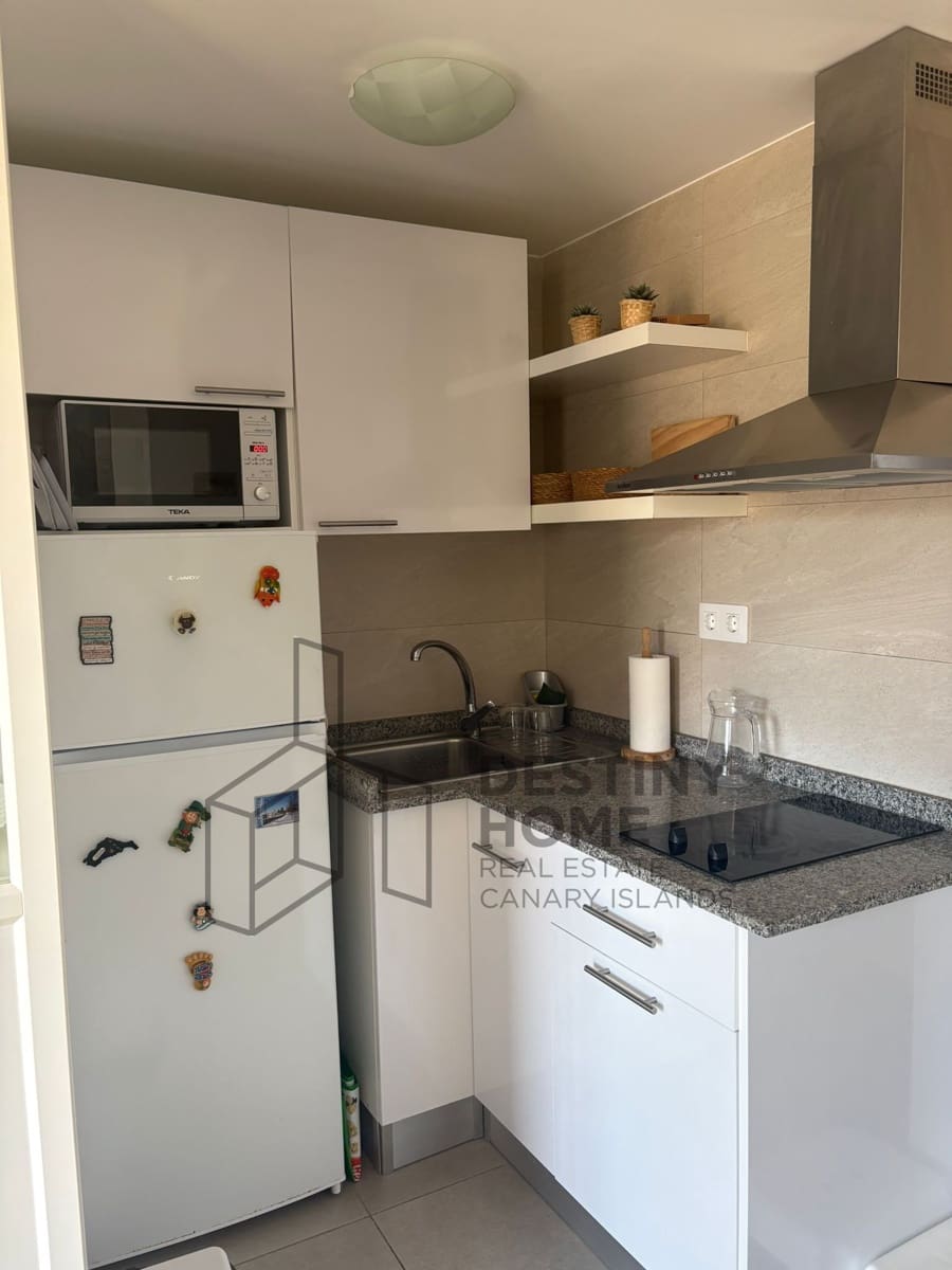 1 sovrum Lägenhet att hyra i Corralejo med pool - 1 200 € (Ref: 9830776)