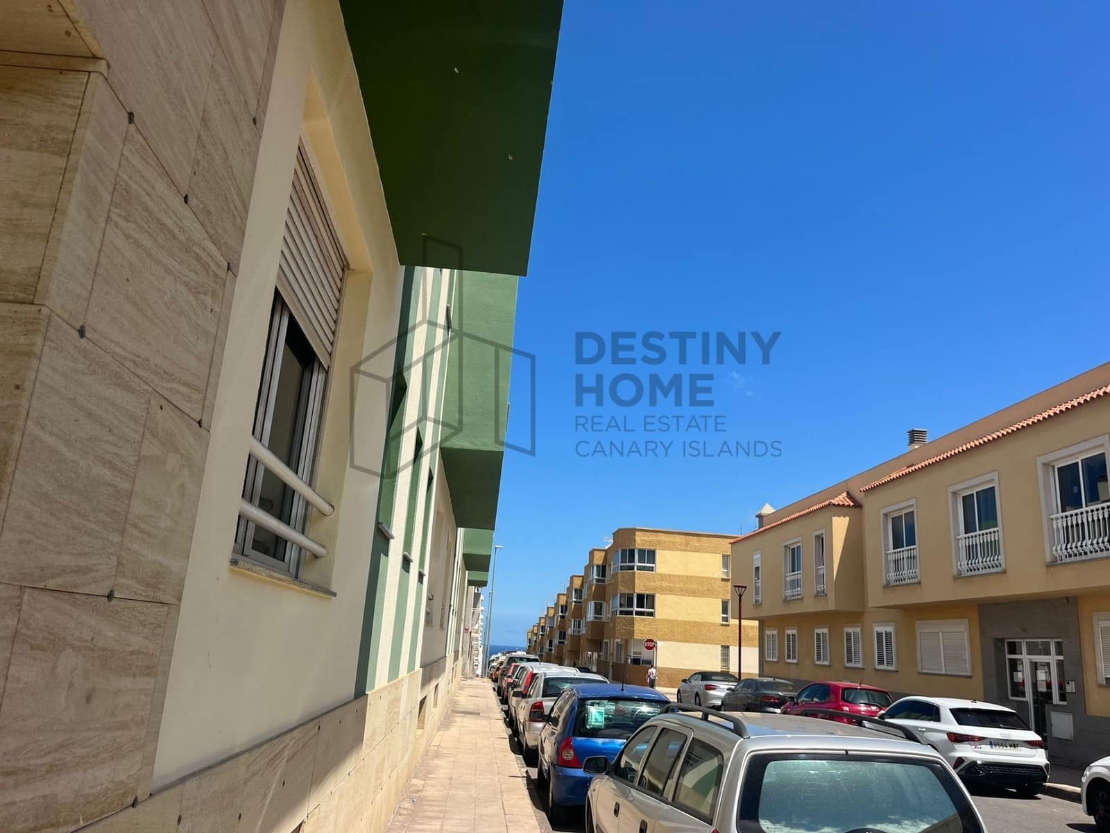 2 bedroom Flat for sale in Puerto del Rosario with garage - € 178,000 (Ref: 9830777)