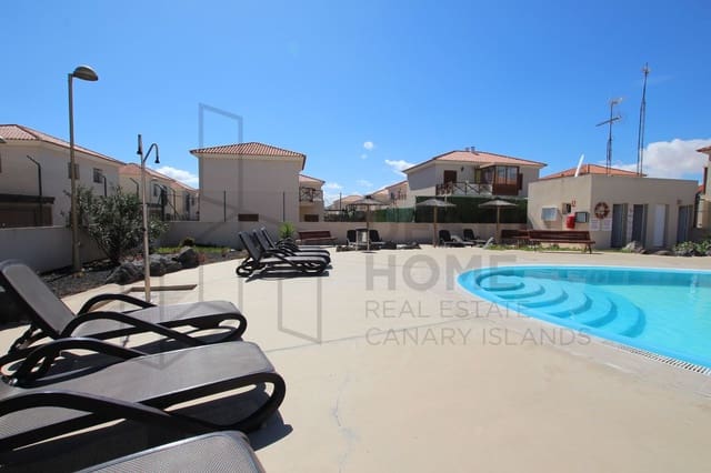 Casa de 2 habitaciones en Corralejo, La Oliva en venta con piscina garaje - 273.000 € (Ref: 9835950)