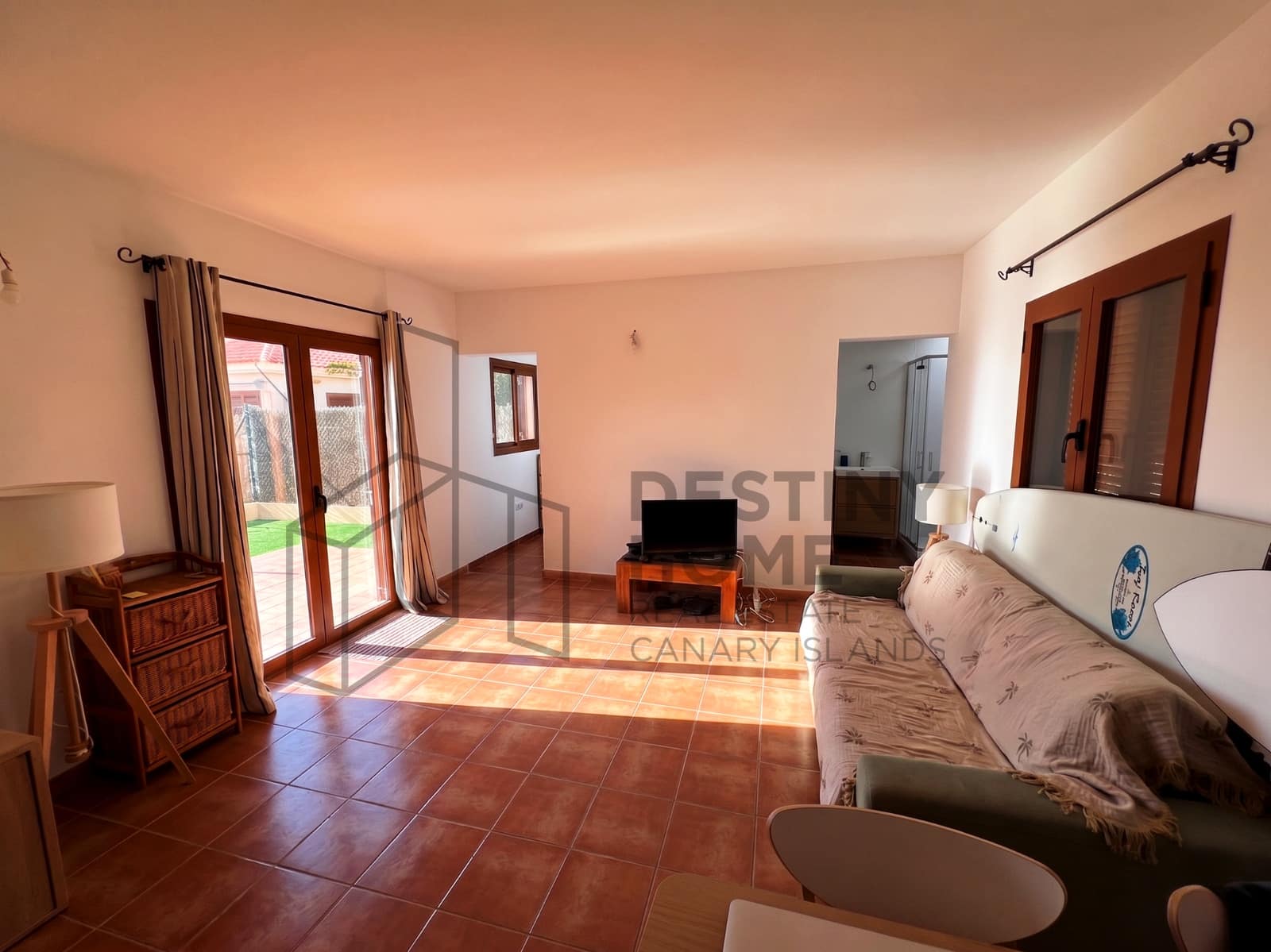 2 bedroom Townhouse for sale in Corralejo with pool garage - € 273,000 (Ref: 9835950)