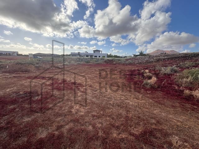 Finca/Landehus til salg i Villaverde, La Oliva - € 300.000 (Ref: 9838950)