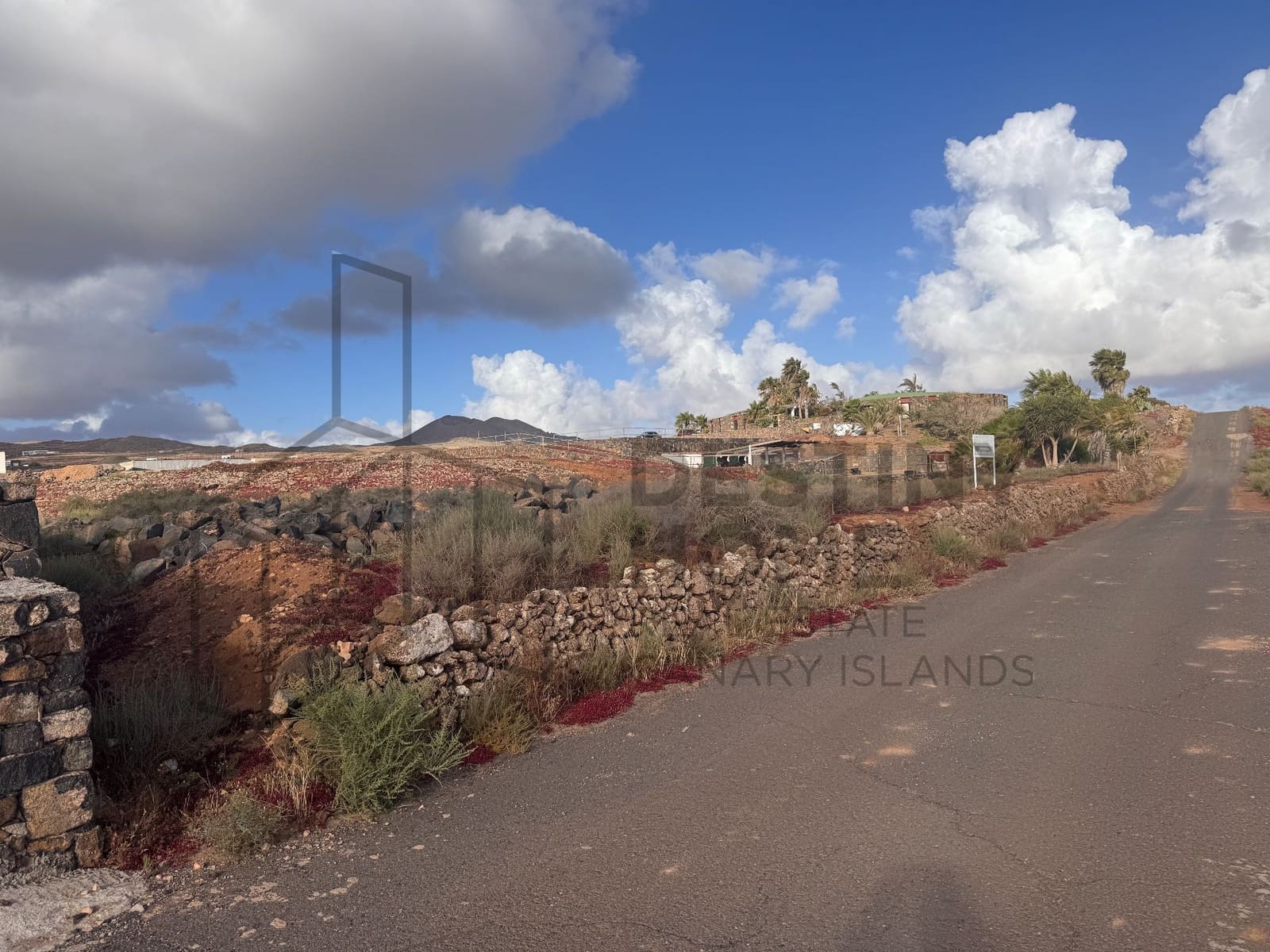 Finca/Country House for sale in Villaverde - € 300,000 (Ref: 9838950)
