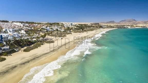 3 bedroom Flat for sale in Corralejo with garage - € 297,000 (Ref: 9842643)