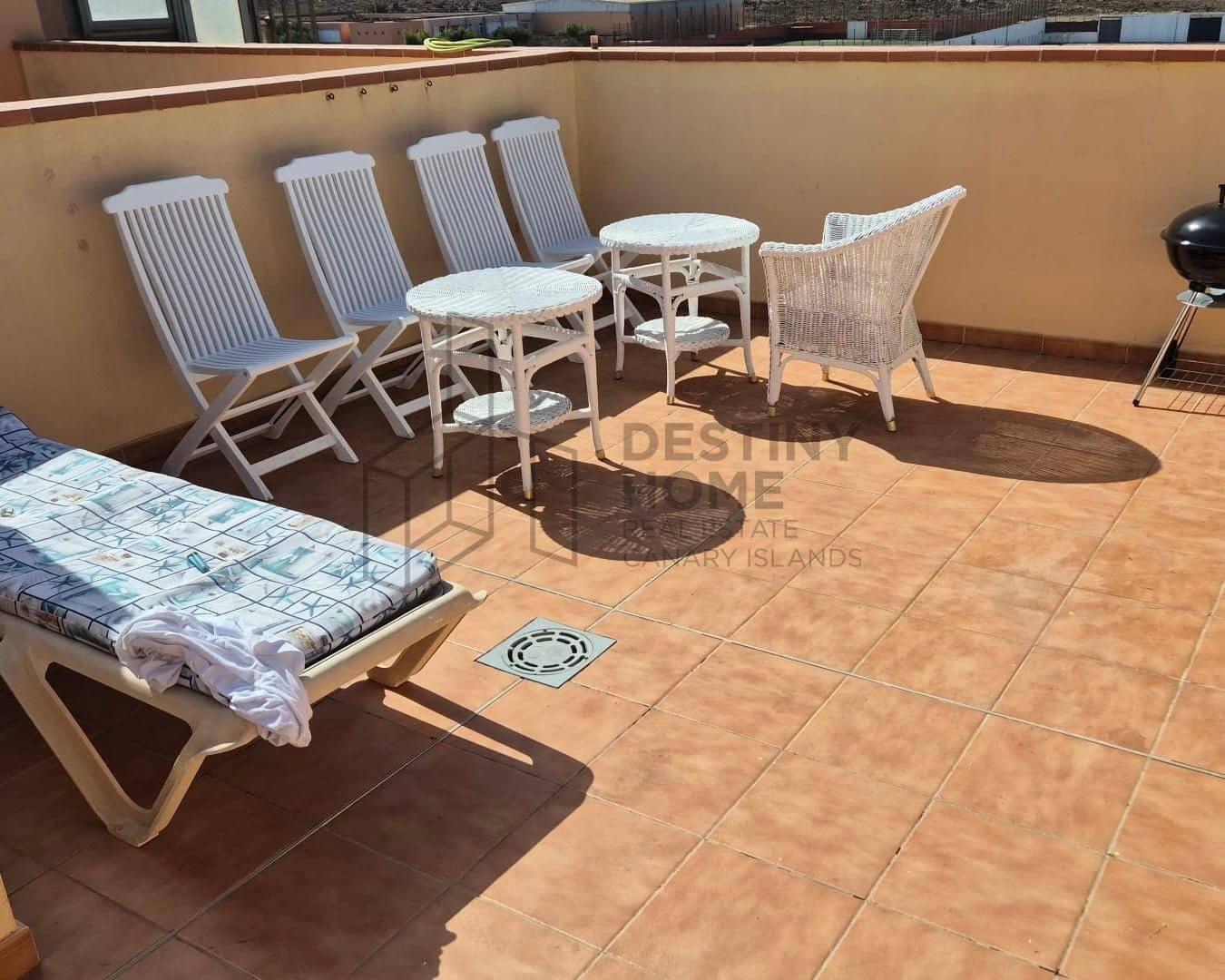 3 bedroom Flat for sale in Corralejo with garage - € 297,000 (Ref: 9842643)