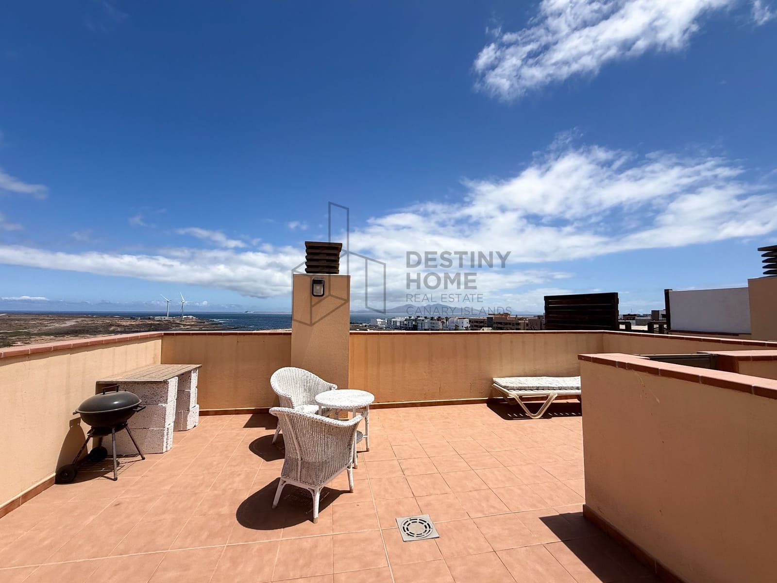 3 soveværelse Lejlighed til salg i Corralejo med garage - € 297.000 (Ref: 9842643)