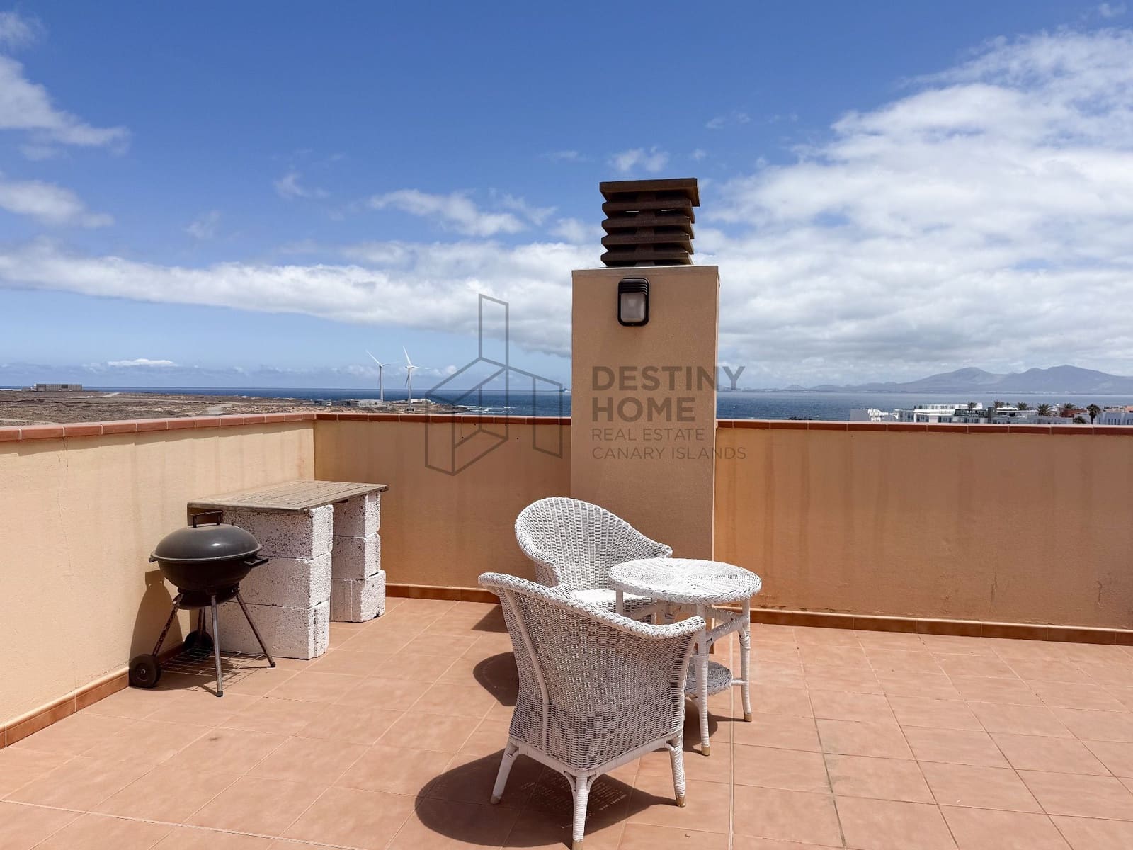 3 soveværelse Lejlighed til salg i Corralejo med garage - € 297.000 (Ref: 9842643)