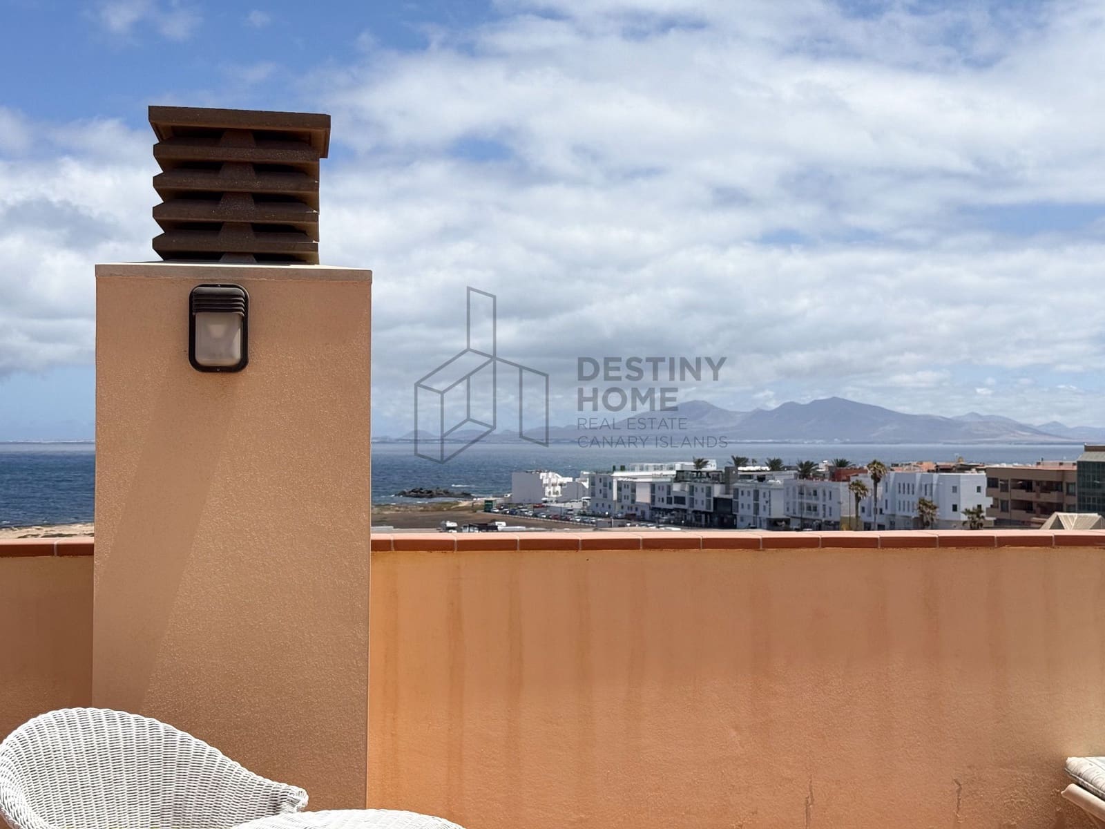 3 soveværelse Lejlighed til salg i Corralejo med garage - € 297.000 (Ref: 9842643)
