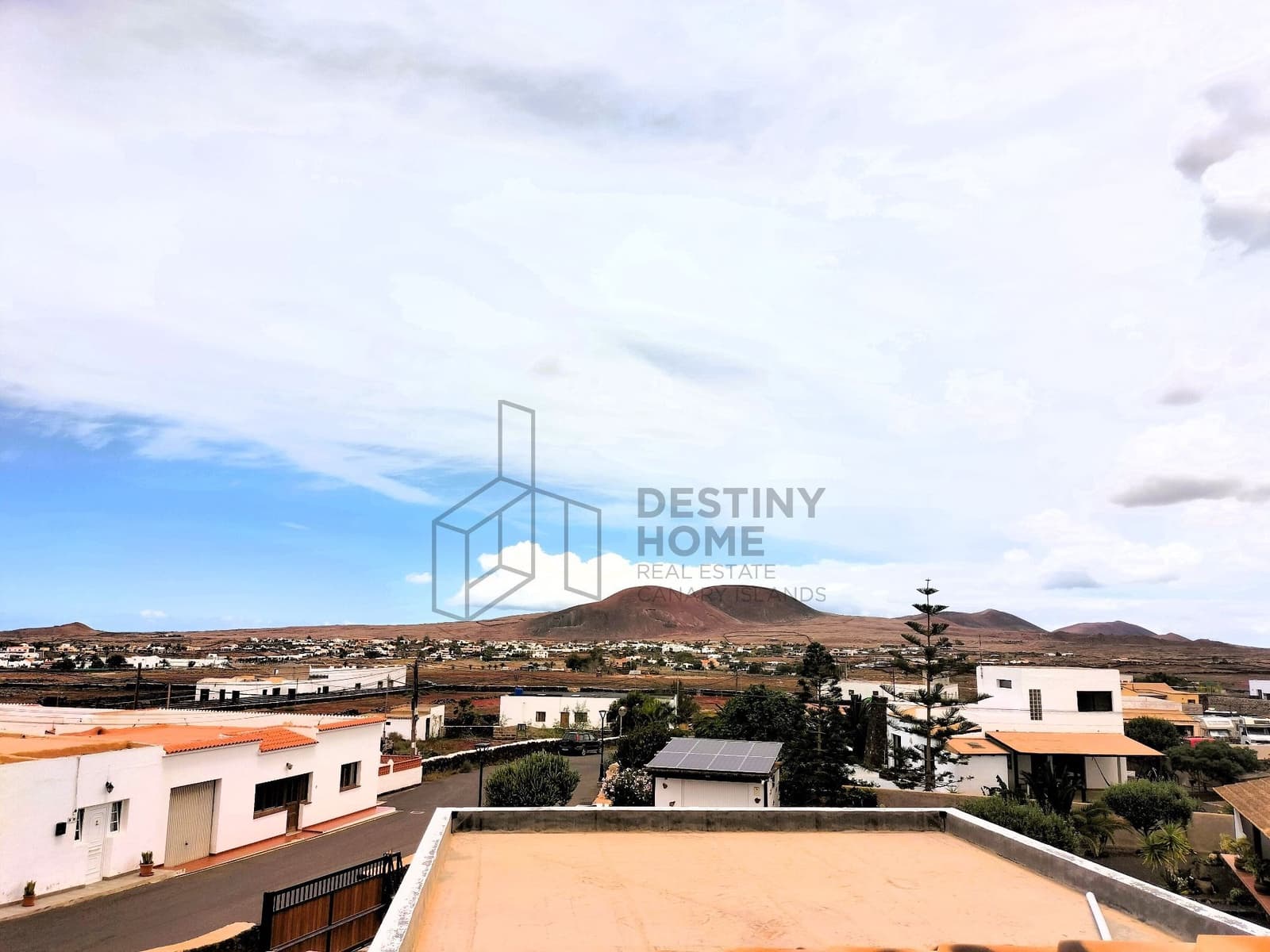 3 quarto Moradia para venda em Lajares com piscina garagem - 775 000 € (Ref: 9849072)