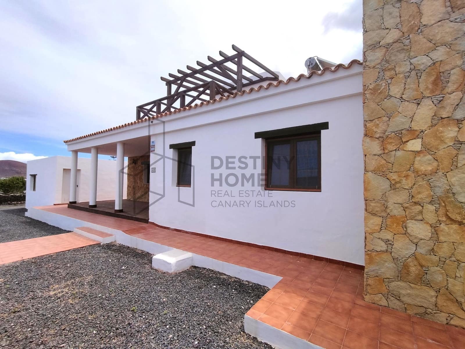 3 quarto Moradia para venda em Lajares com piscina garagem - 775 000 € (Ref: 9849072)