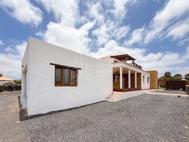 3 sypialnia Willa na sprzedaż w Lajares, La Oliva z basenem garażem - 775 000 € (Ref: 9849072)
