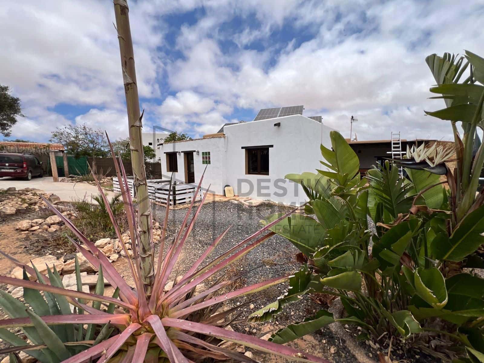 3 bedroom Finca/Country House for sale in Tindaya with garage - € 475,000 (Ref: 9851657)