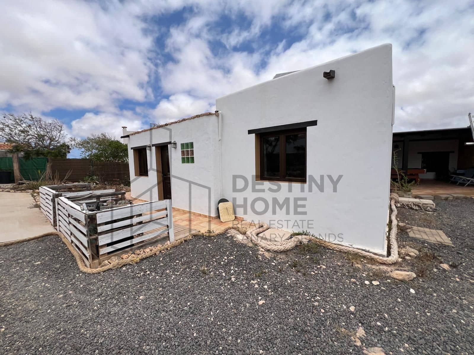 3 bedroom Finca/Country House for sale in Tindaya with garage - € 475,000 (Ref: 9851657)
