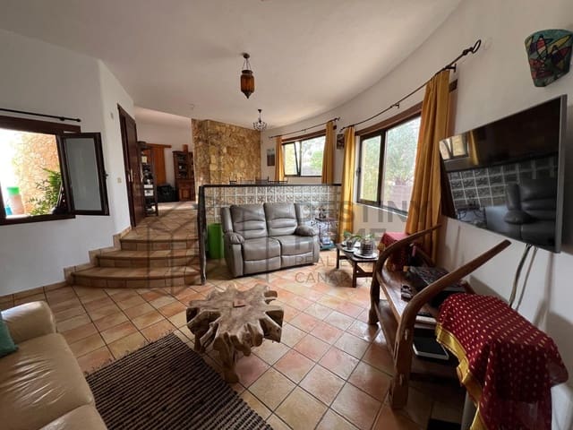 3 sypialnia Finka/Dom wiejski na sprzedaż w Tindaya, La Oliva z garażem - 475 000 € (Ref: 9851657)