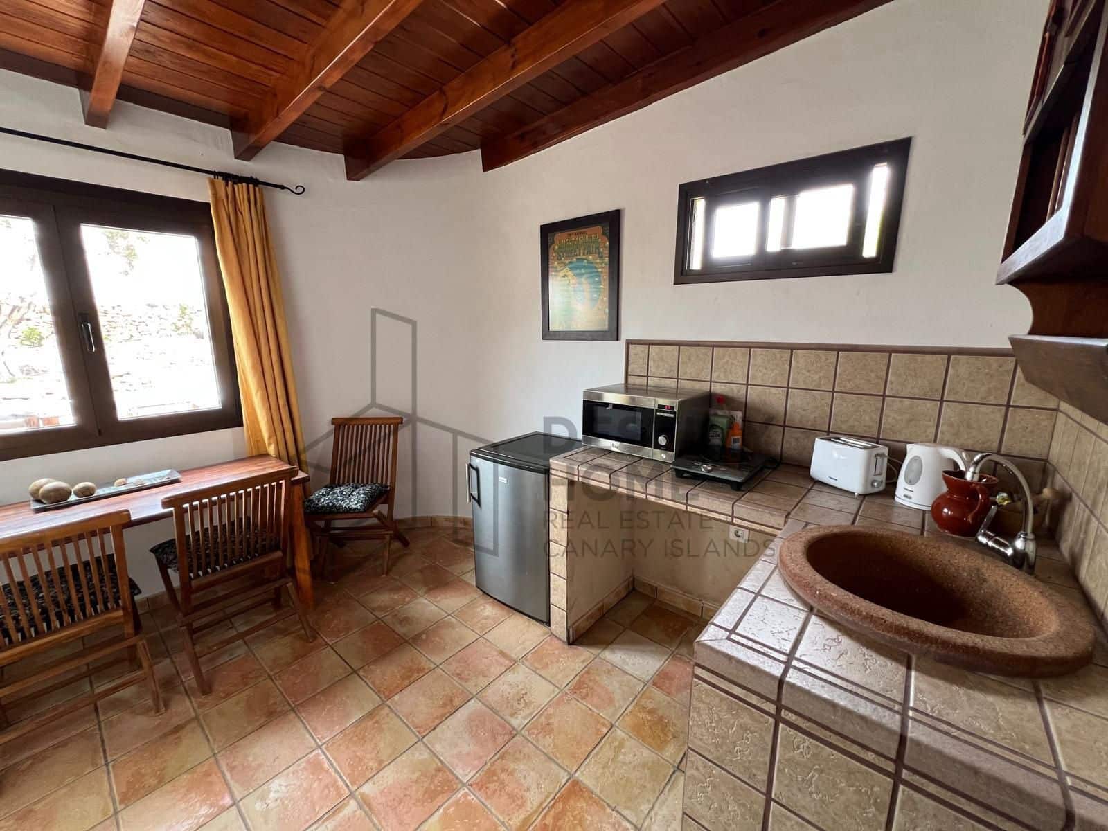 3 bedroom Finca/Country House for sale in Tindaya with garage - € 475,000 (Ref: 9851657)