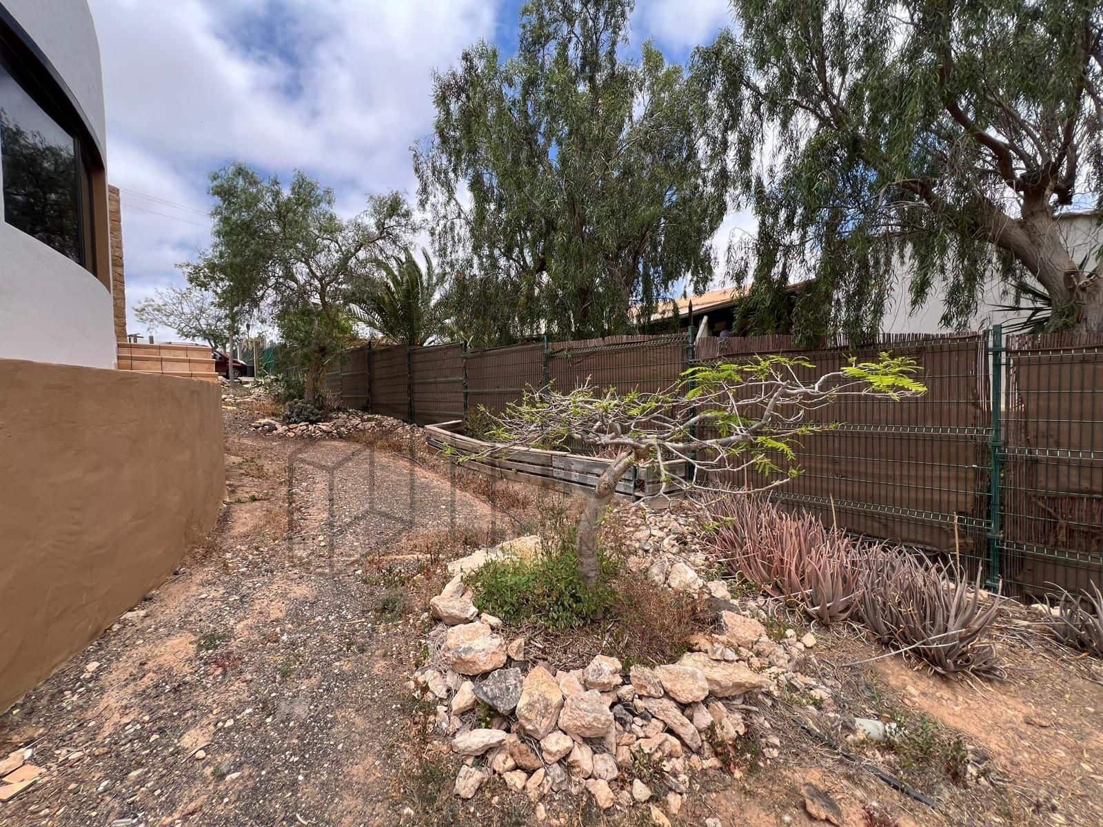3 bedroom Finca/Country House for sale in Tindaya with garage - € 475,000 (Ref: 9851657)