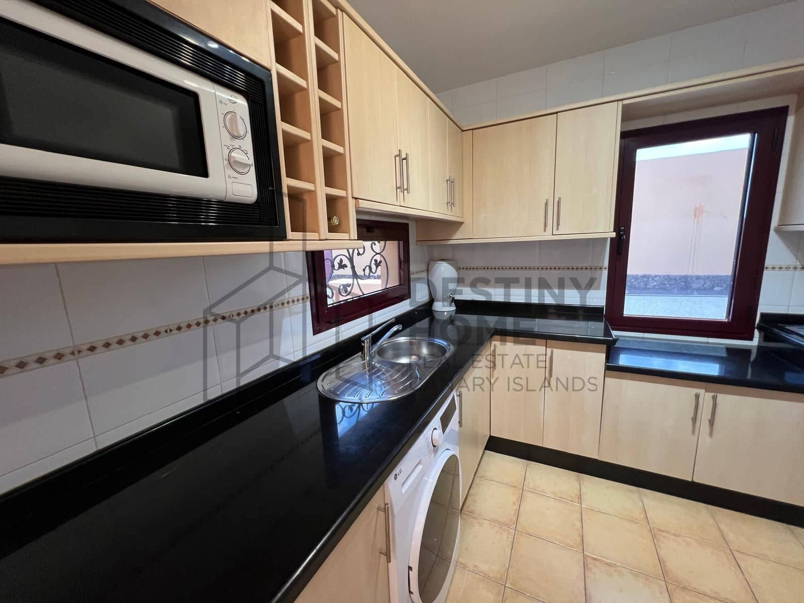 2 soveværelse Villa til salg i Corralejo med swimmingpool garage - € 280.000 (Ref: 9855039)