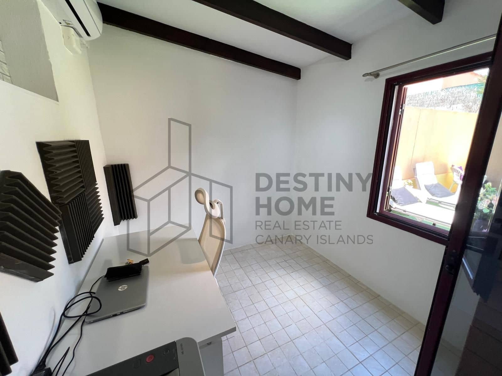 2 soveværelse Villa til salg i Corralejo med swimmingpool garage - € 280.000 (Ref: 9855039)