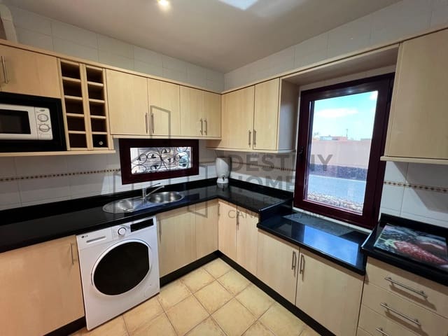 2 soveværelse Villa til salg i Corralejo, La Oliva med swimmingpool garage - € 280.000 (Ref: 9855039)