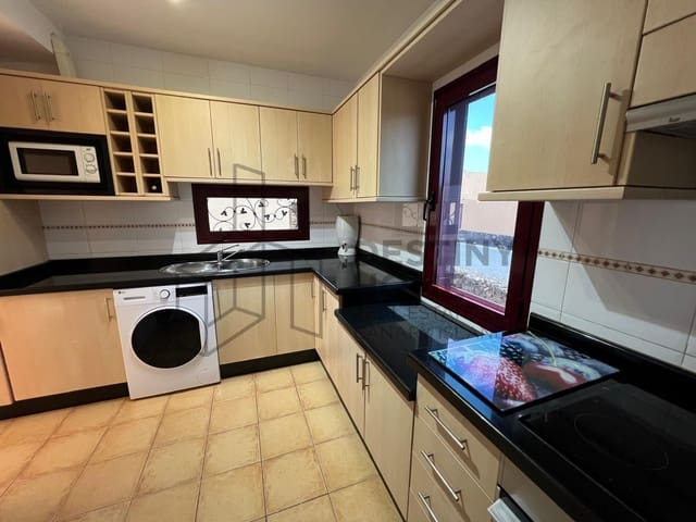 2 soveværelse Villa til salg i Corralejo, La Oliva med swimmingpool garage - € 280.000 (Ref: 9855039)