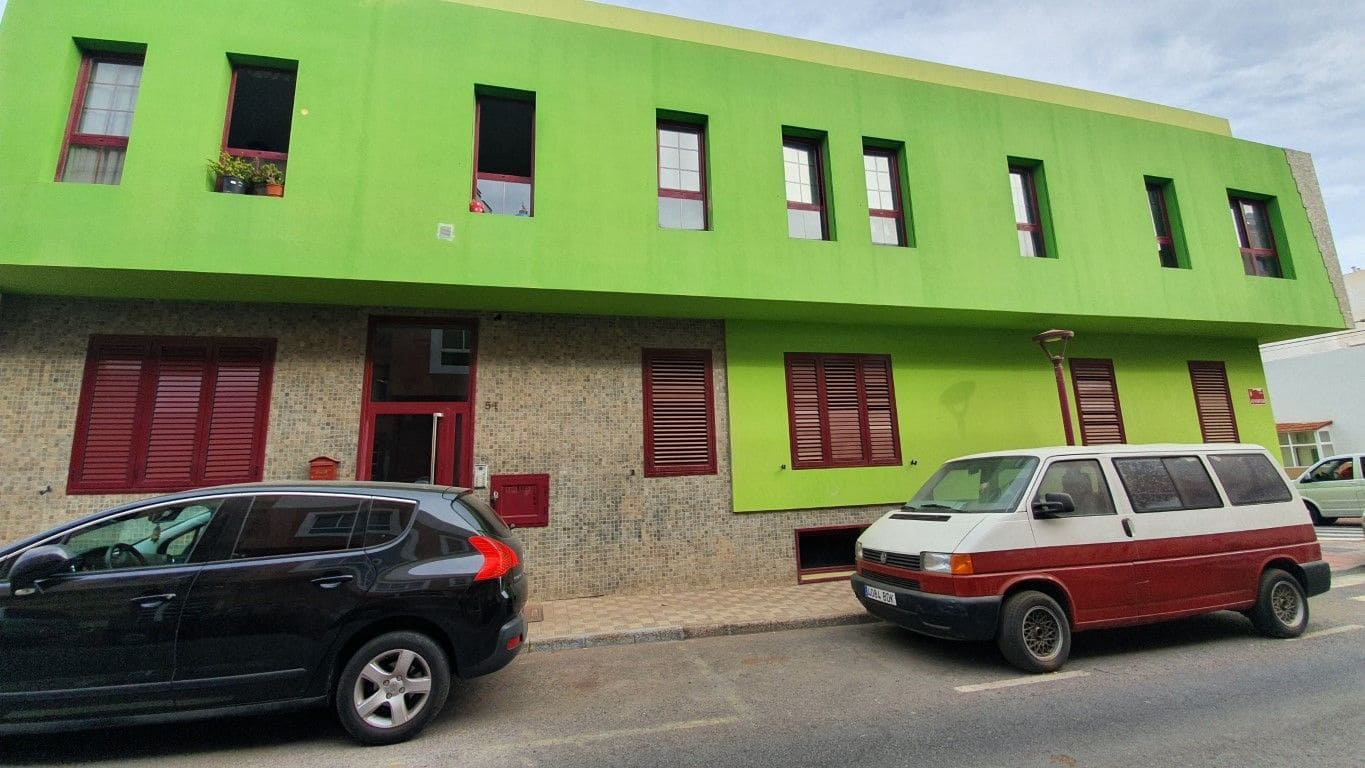 3 bedroom Flat for sale in Puerto del Rosario - € 140,500 (Ref: 9861610)