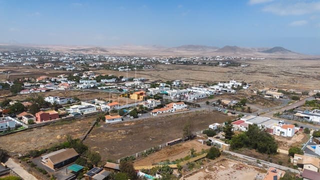 Grunde uden byggetilladelser til salg i Lajares, La Oliva - € 599.000 (Ref: 9884179)
