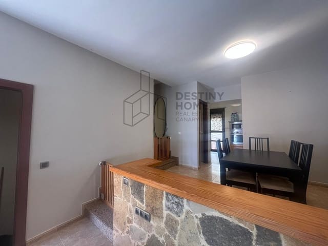 3 bedroom Semi-detached Villa for sale in El Matorral, Puerto del Rosario with garage - € 284,000 (Ref: 9889901)