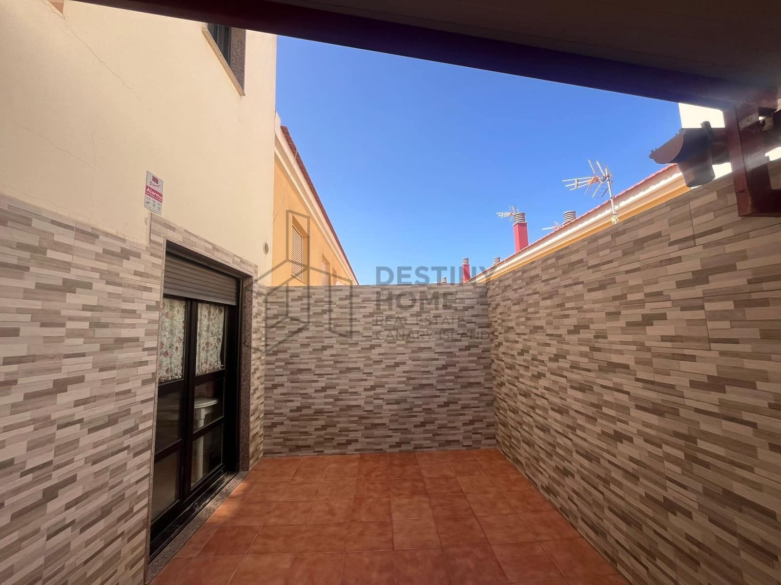 3 bedroom Semi-detached Villa for sale in El Matorral with garage - € 284,000 (Ref: 9889901)