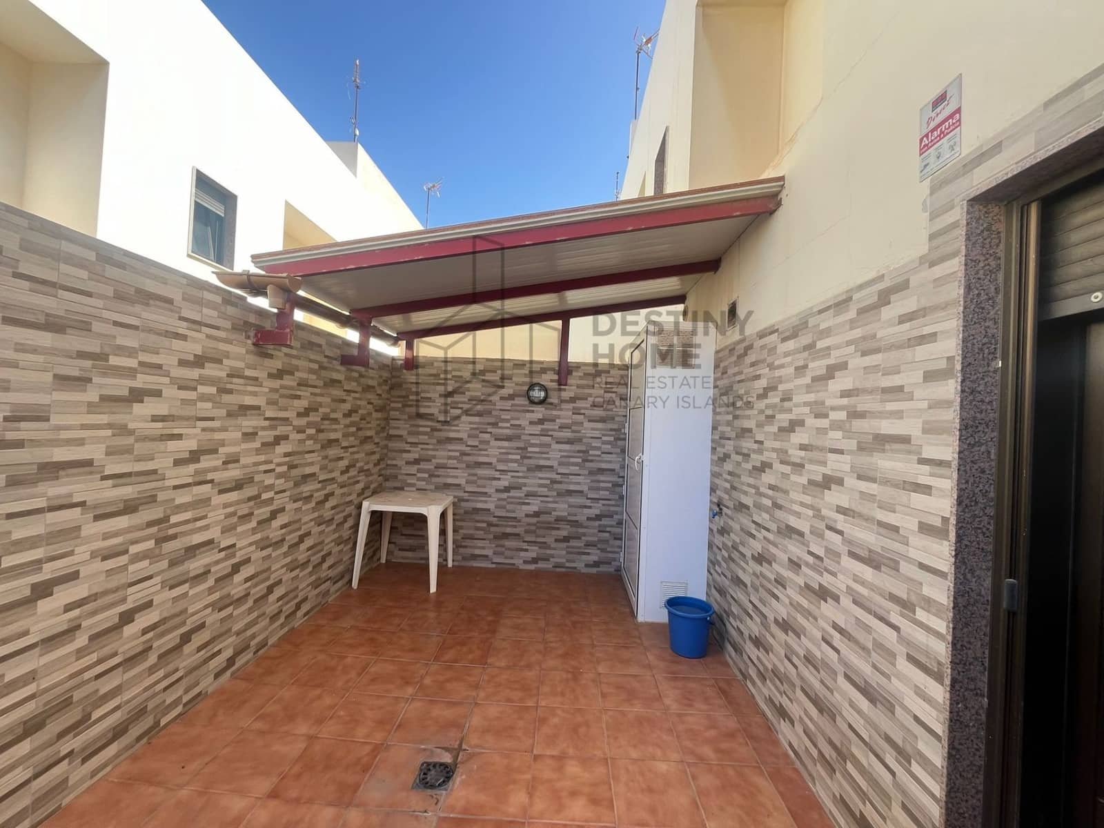 3 bedroom Semi-detached Villa for sale in El Matorral with garage - € 284,000 (Ref: 9889901)