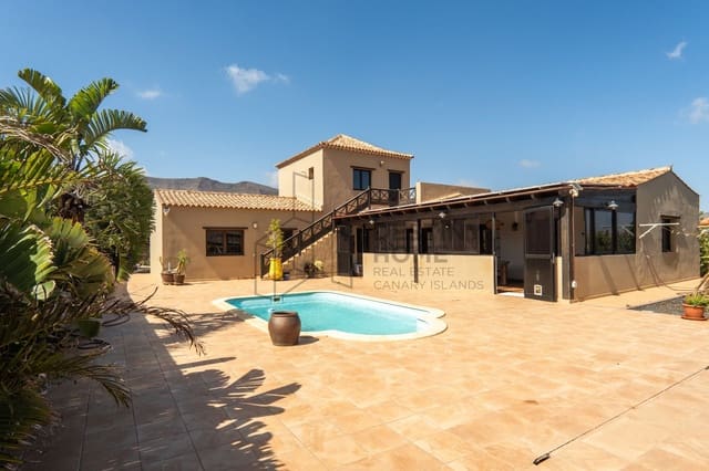 4 Zimmer Villa zu verkaufen in Casillas del Angel, Puerto del Rosario mit Pool Garage - 600.000 € (Ref: 9891782)
