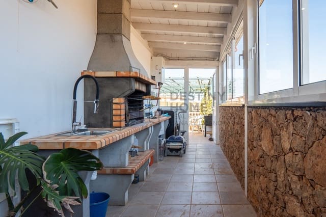 4 Zimmer Villa zu verkaufen in Casillas del Angel, Puerto del Rosario mit Pool Garage - 600.000 € (Ref: 9891782)